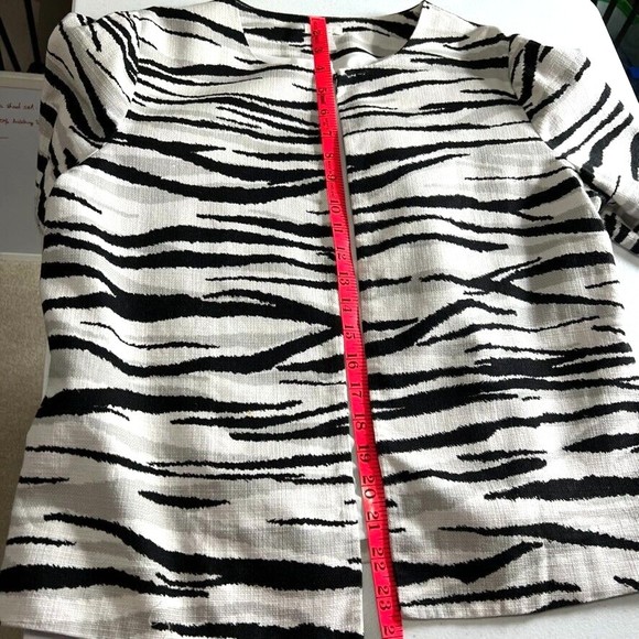 CHICO'S Open Jacket light Suit Blazer W/ Lining Top Jungle Print animal Sz 1 S - Picture 16 of 16